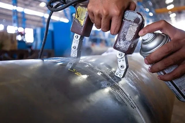 Liquid Penetrant Inspection (LPI) Liquid Penetrant Inspection (LPI)